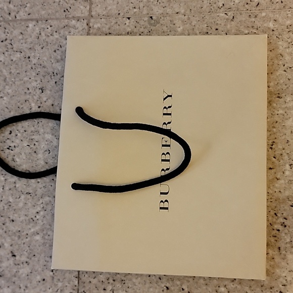 ⭐️NWOT BURBERRY London Authentic Form Fitting Ruching Detail Short Sleeve Top - Picture 6 of 6